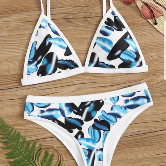 BLUE AND WHITE TRIANGLE BIKINI - Picture 1 of 7